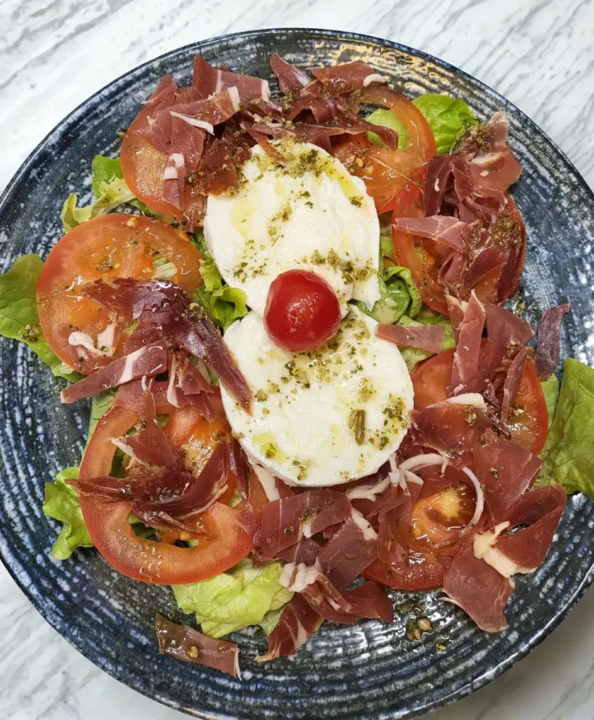 Plat jambon sec salade restaurant Le Villaroy